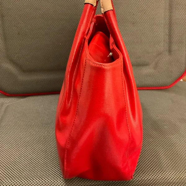 This is a cool stylish Kate spade red leather handbag - Image 6