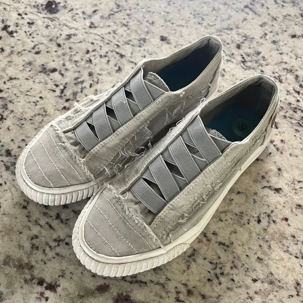 Blowfish Malibu Play Sneaker Women 8 Grey Beachy Distressed Canvas Slip On Shoes - Image 4