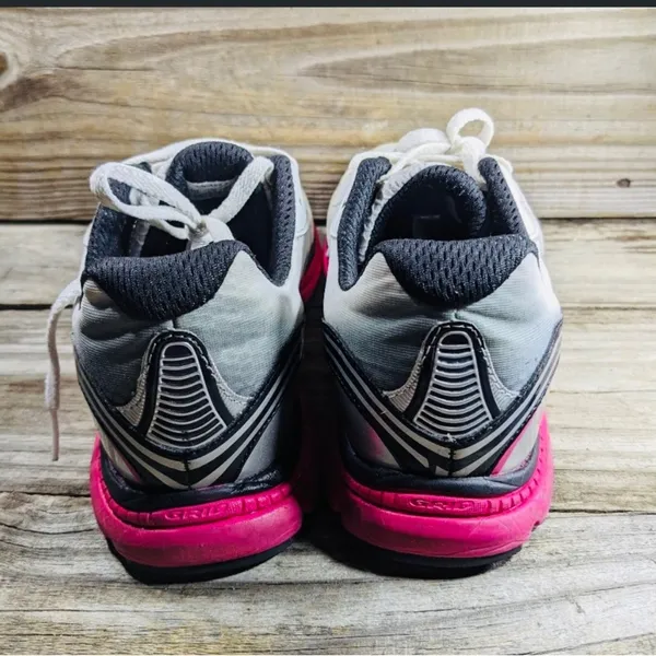 Saucony Kinvara 2 Womens Shoes Sneakers Size 7 White/Pink 10121-1 Athletic - Image 3