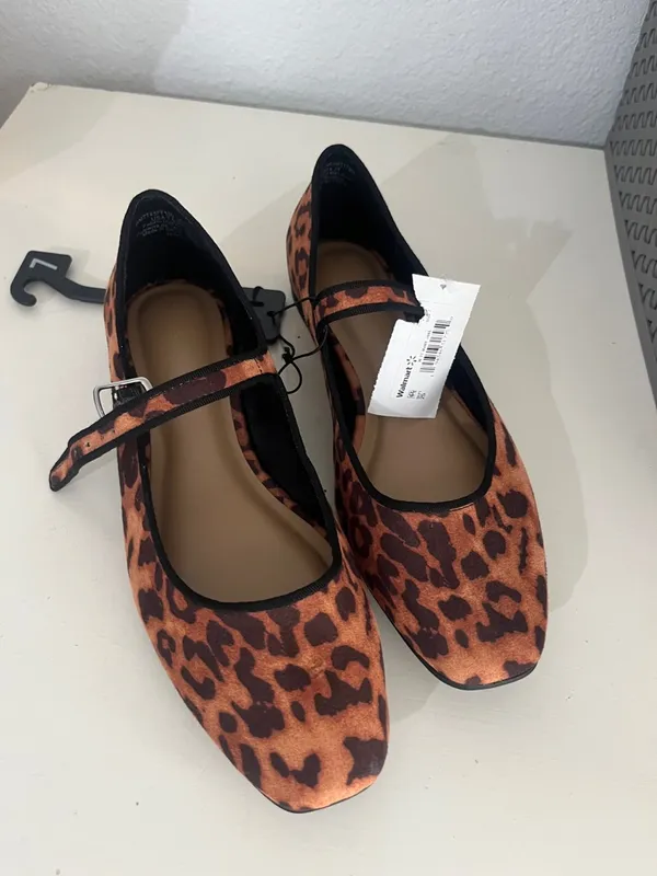 New Time And Tru Women’s Leopard Print Mary Jane Flats Shoes Size 7 NWT - Image 2