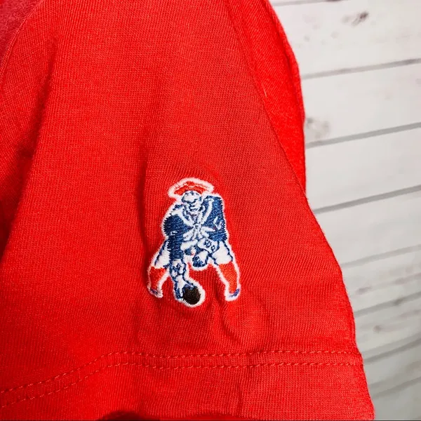 NFL New England Patriots Red & Blue T-Shirt Women’s Size Medium - Image 6