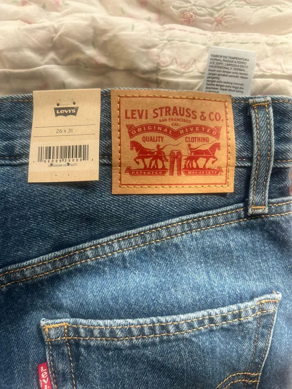 Levi's Low-Rise Jeans - Image 2