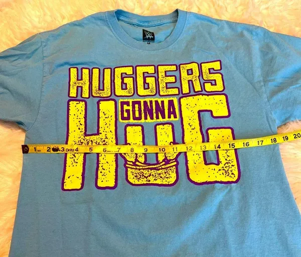 WWE Authentic Wear Bayley Huggers Gonna Hug T Shirt Size Medium FLAWED - Image 6