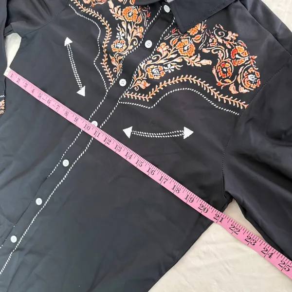 NEW Women's Western Style Long Sleeve Button Up Top Size Small #260505 - Image 5
