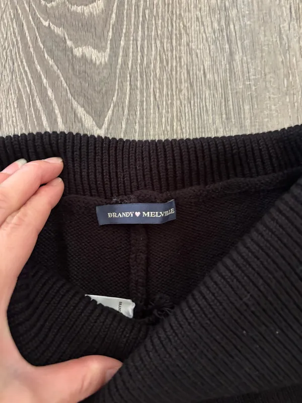 Brandy Melville Madeline knit shorts - Image 4