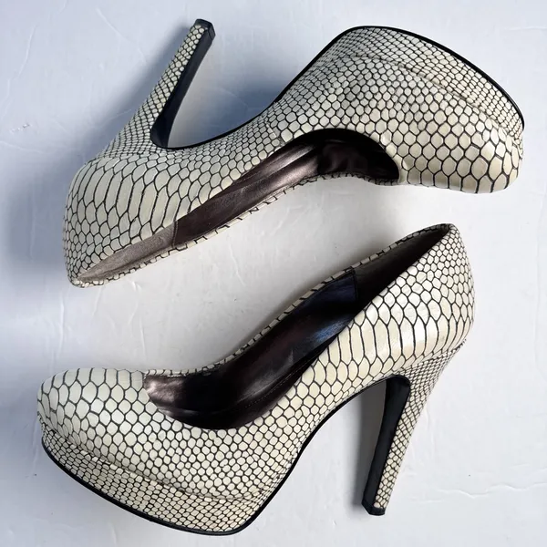 Calvin Klein Karsyn Python Embossed Leather Platform Pumps 7M - Image 9