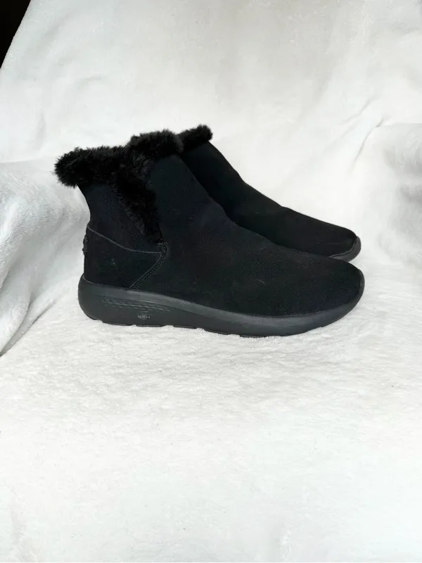 Skechers Boots Womens 9.5 On the Go Joy Bundle Up Winter Bootie 14610 Black Sued - Image 9