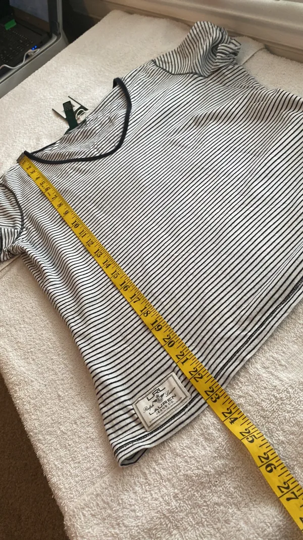 T-shirt short sleeve V-neckline stripes size small NWT - Image 5