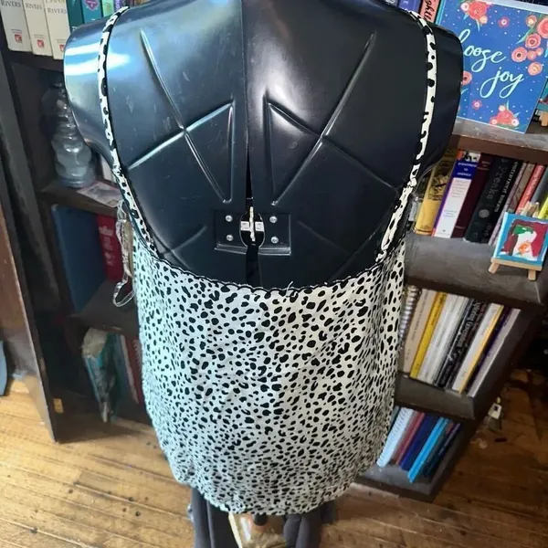 Kori black & white cheetah print boutique M sleeveless top - Image 2