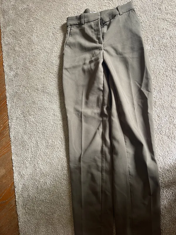 H&M dress green pants - Image 2