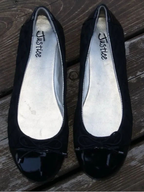 Justice Black Quilted Ballet Flats Patent Toe Bow Slip On Shoes Size 8 - Image 4
