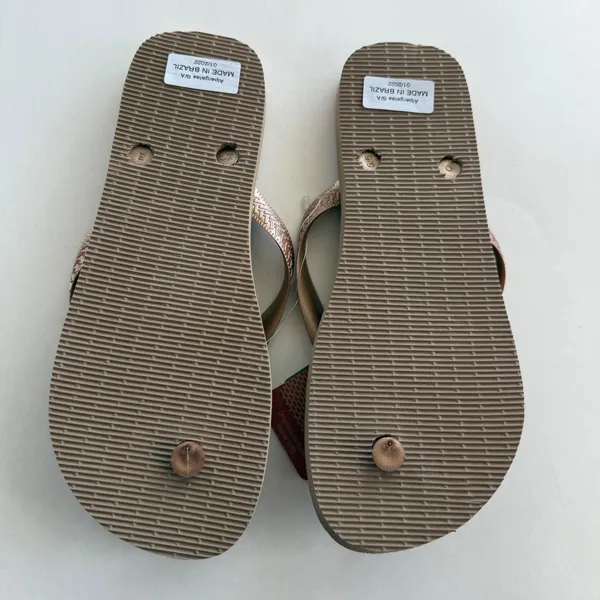Havaianas Womens Flip Flops 11/12 Rose Gold Slim Metallic Sandals NWT Beach - Image 4