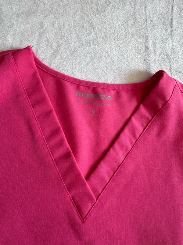 Mandala Scrubs Bubblegum Pink 6 Pocket Top - size XS - Image 2