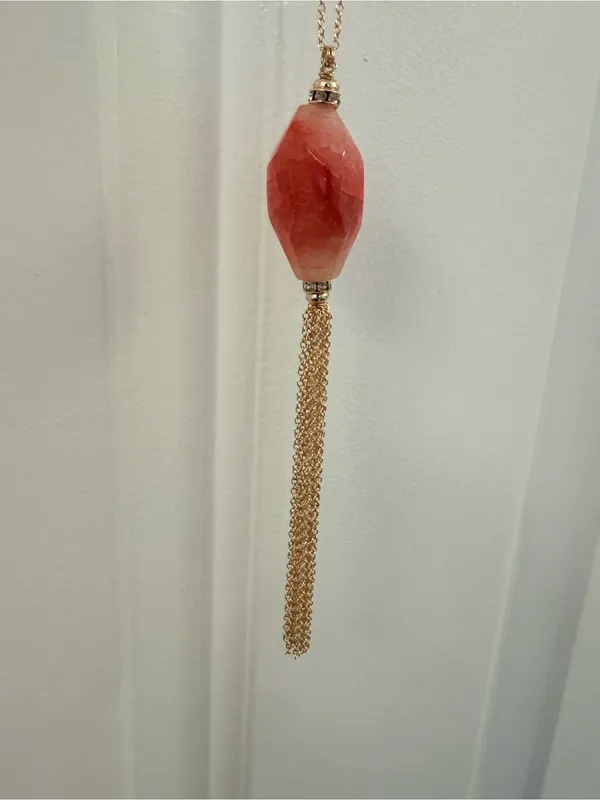 Willi Smith Gold 32 Long Pendant Necklace Coral Pink semi precious Stone Tassel - Image 3