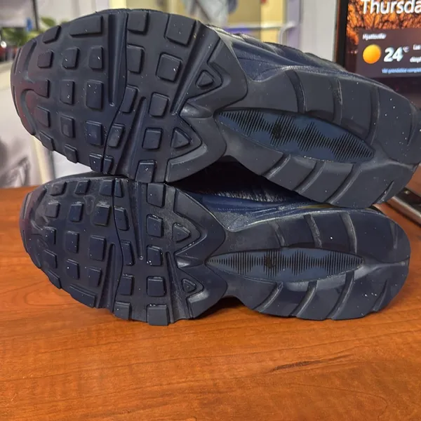 Nike Air Max 95 Triple Black Shoes‎ 307565-055 Athletic Sneakers Women's Size 8 - Image 7