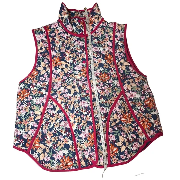 NWT Dokotoo Floral Quilted Puffer Vest Navy Burgundy Trim Snap Front‎ Sz XL - Image 11