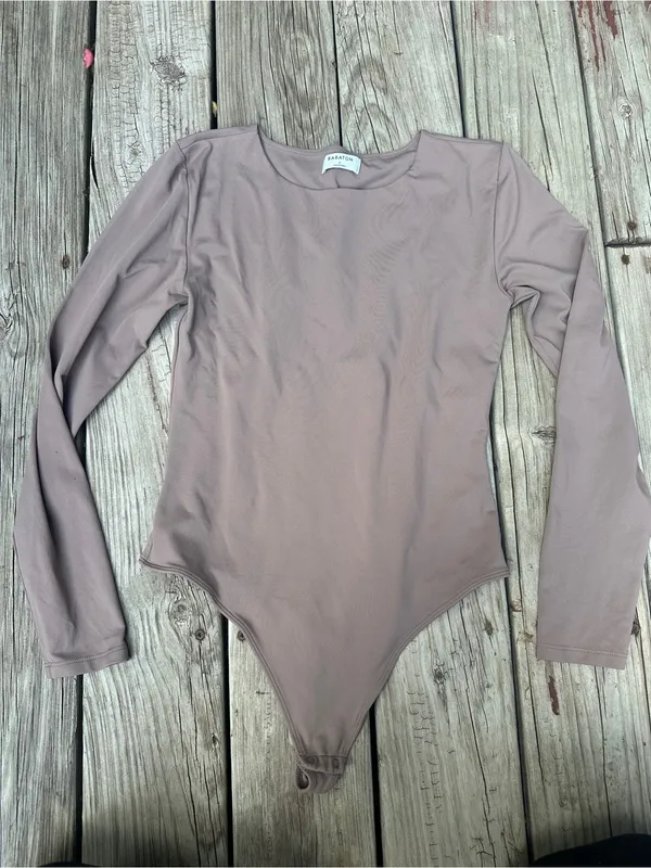 Aritzia Babaton long sleeve Light Mocha bodysuit Size L - Image 2