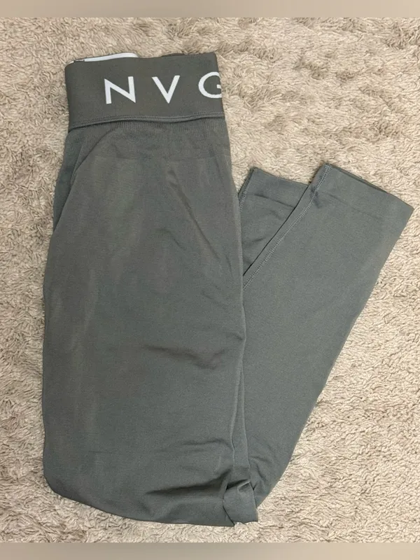 NVGTN Charcoal Sport Seamless Leggings size M - Image 4