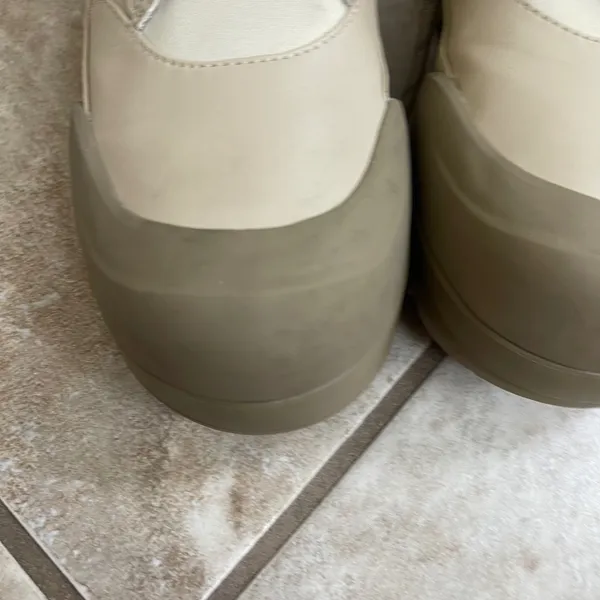 UGG neumel Lace Up Ankle Boots Dune Beige Waterproof Lug Sole 1152724 Womens 8 - Image 3