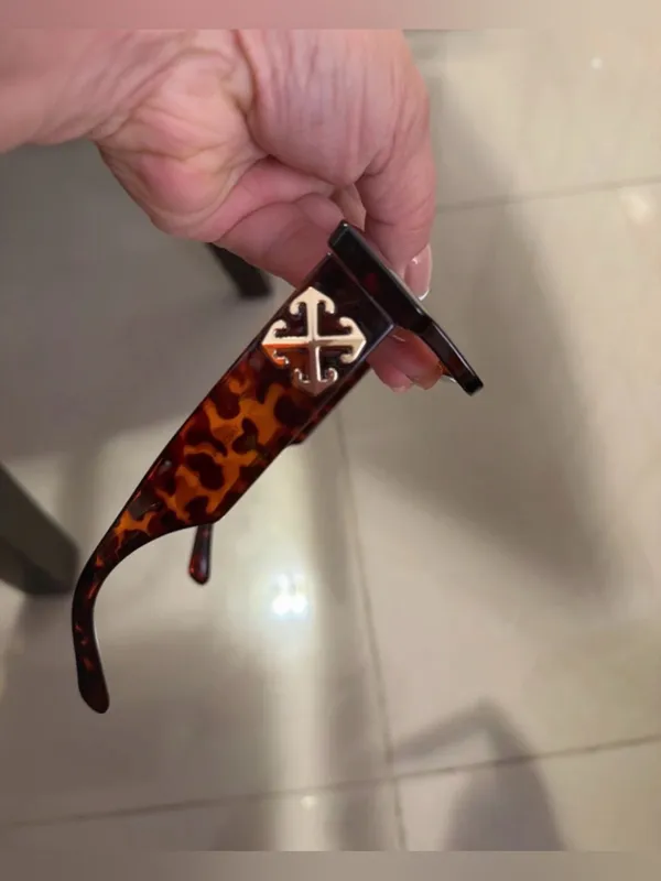 Off-White Tortoiseshell Square Sunglasses with Green Lenses - Image 3
