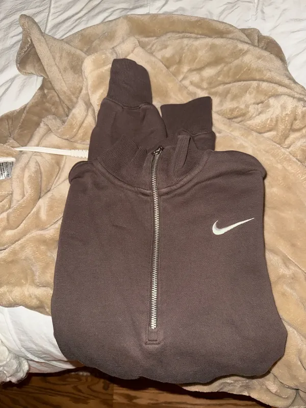 Nike Half-Zip Pullover - Image 2