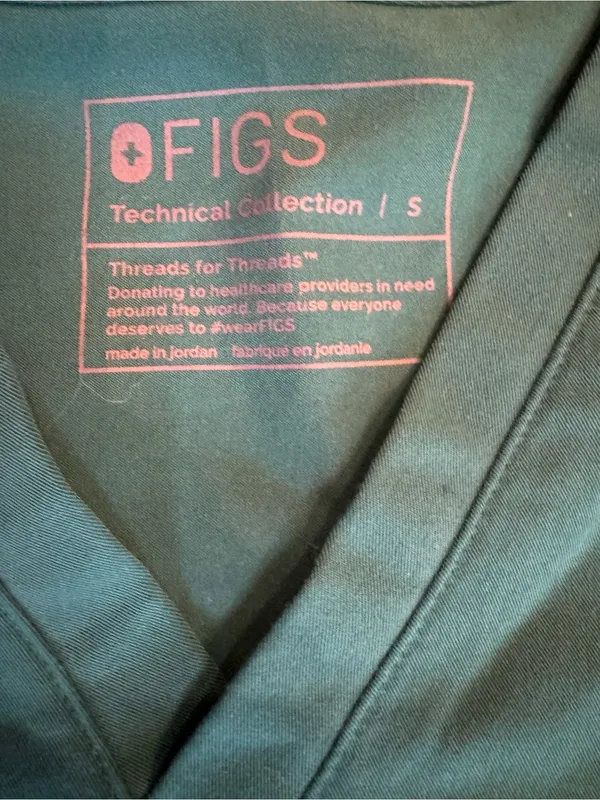 FIGS Technical Collection Catarina One-Pocket Scrub Top Women’s Small EUC - Image 3