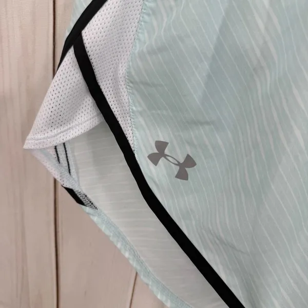 Under Armour Women’s Large Baby Blue Shorts Athletic Athleisure Workout - Image 2