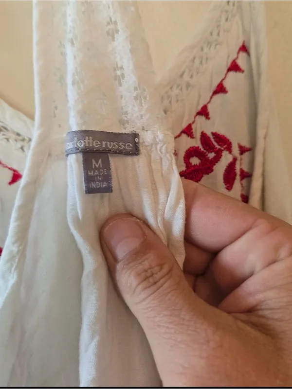 Charlotte Russe white tank top size womens medium - Image 3