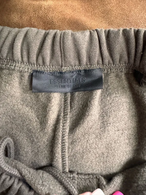 Fear of God Essentials Shorts sweat - Image 10