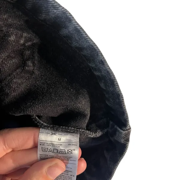 Old Navy Women's Size Medium Black Denim Button Up‎ Trucker Jacket - Image 5