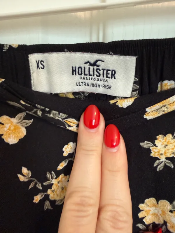 Hollister Floral Skirt - Image 2