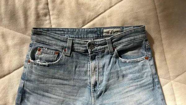 Aged Denim Wide Leg Crop Jeans - Image 4