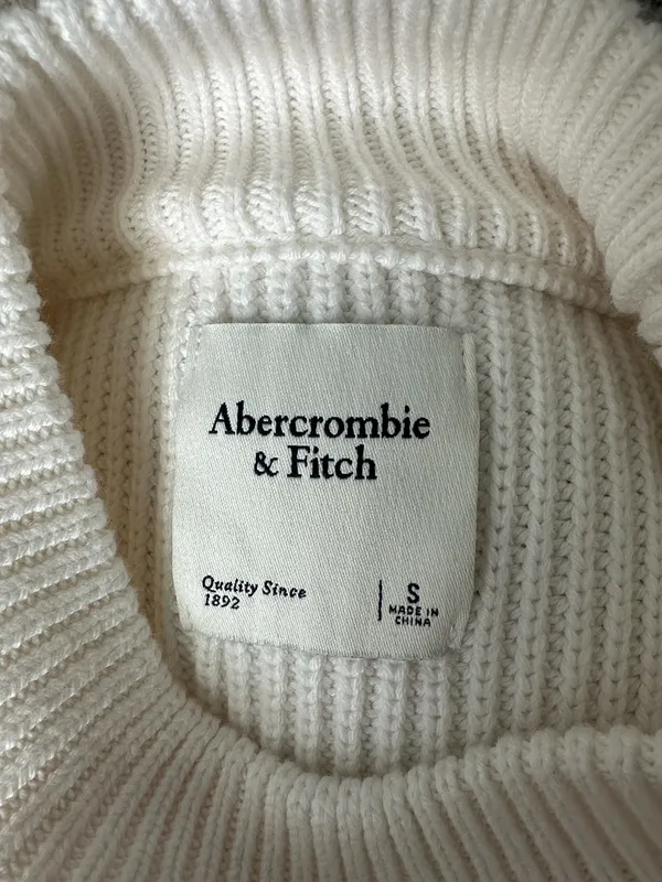 Abercrombie Sleeveless Sweater Turtleneck - Image 3