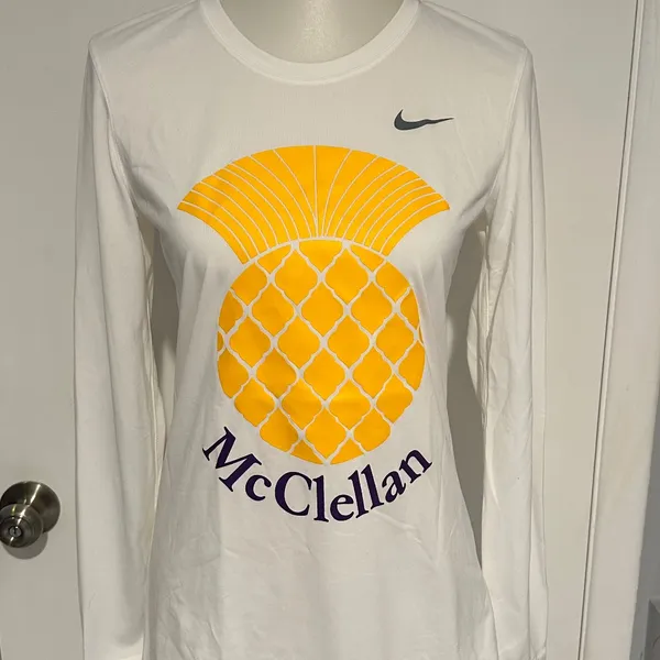 The Nike Tee Women's - Dry Fit - Long Sleeve - Size‎ M - NEW With Tags. - Image 2