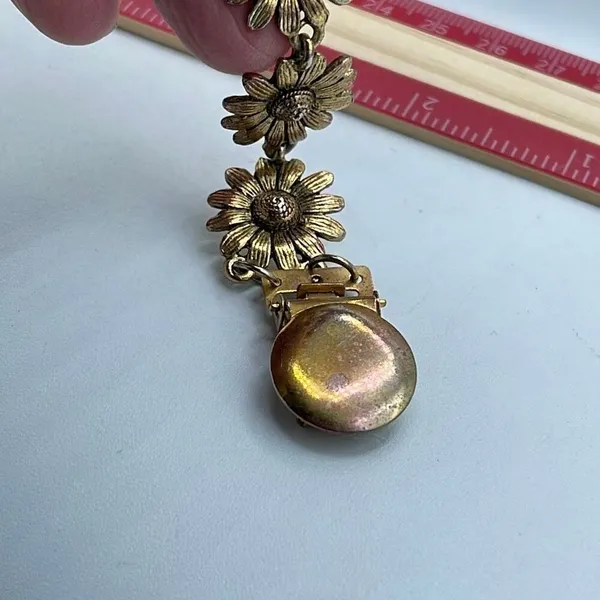Vintage sunflower cape sweater clip. - Image 2