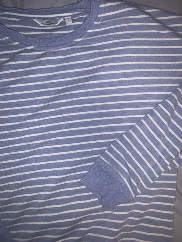 Vineyard Vines Sweater - Image 2