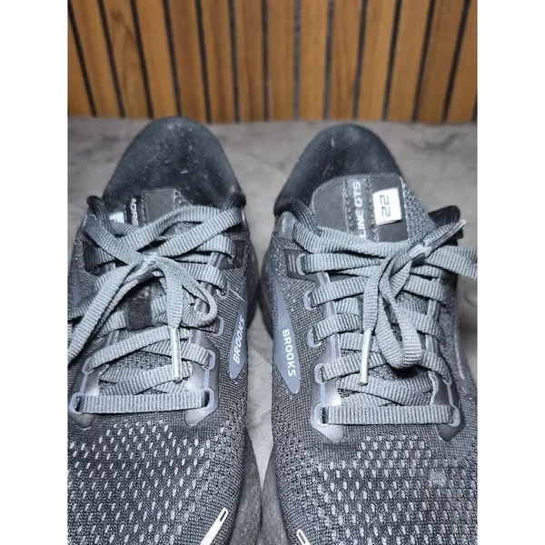 Brooks Women's Black and Grey Trainers - Image 5