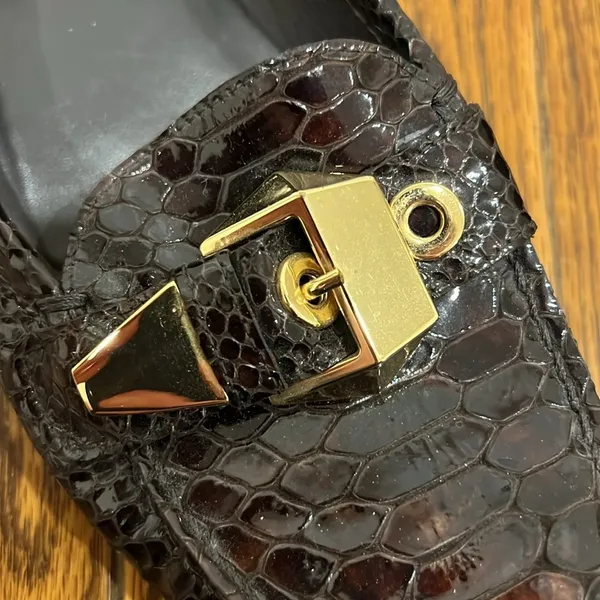 STUART WEITZMAN Crocodile Patent Leather Gold‎ Mary Jane Buckle Loafers Size 7M - Image 11