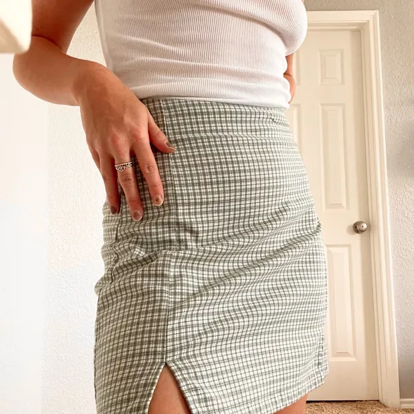Brandy Melville Green Plaid Mini Skirt - Image 8