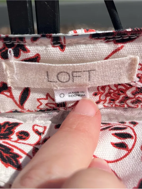 LOFT Floral Print Stretch Cotton Button Front Slash Pocket 4” Shorts Size 0 - Image 2