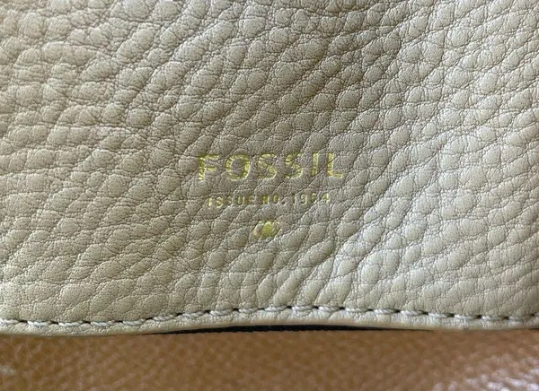 Fossil Crossbody Satchel Tan Brown Pebbled Leather multi pocket - Image 3