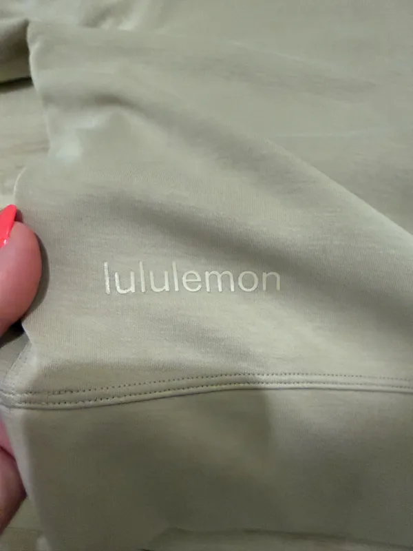 Lululemon Softstreme Crop - Image 4