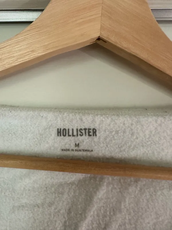 Hollister Camo Sweatshirt Off-The-Shoulder - Image 2
