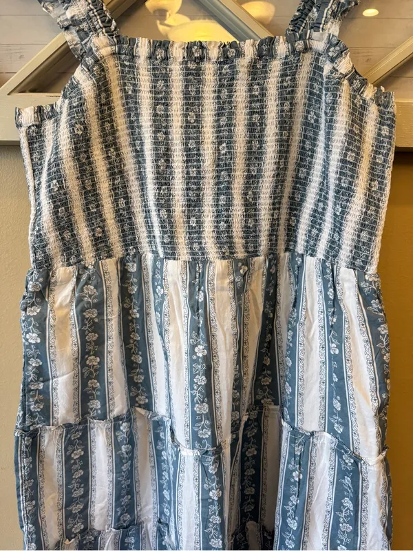 J. Crew blue Floral Smocked midi dress size large - Image 3
