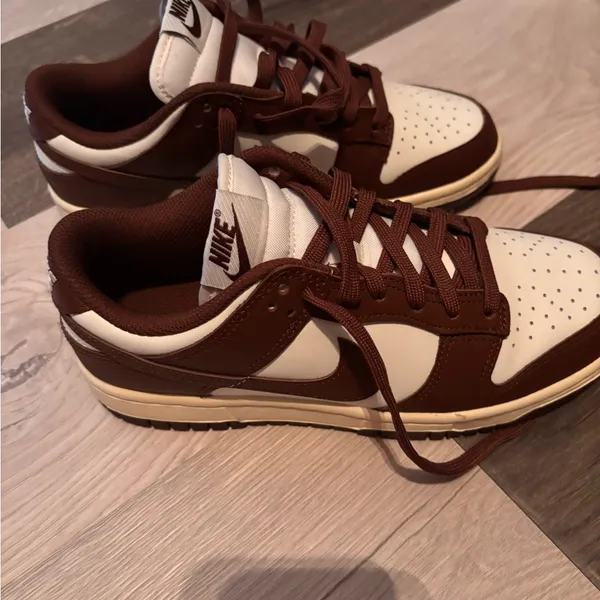 Nike Chocolate Brown and Cream Sneakers - Image 2