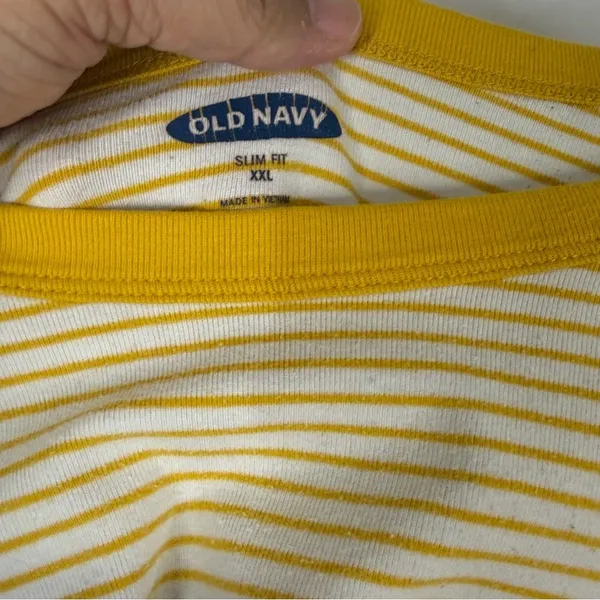 Old Navy Woman’s White and Mustard Colored Striped Short Sleeve Tee - Medium - Image 5