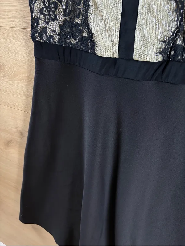 Elegant Black and Cream Lace-Trim Fit & Flare Midi Dress NY Collection XS - Image 4