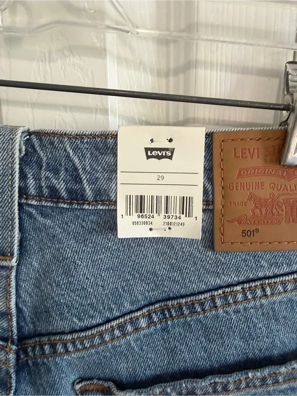 Levi's 501 Original High Rise Women's Shorts Medium Wash Size 29 NWT - Image 3