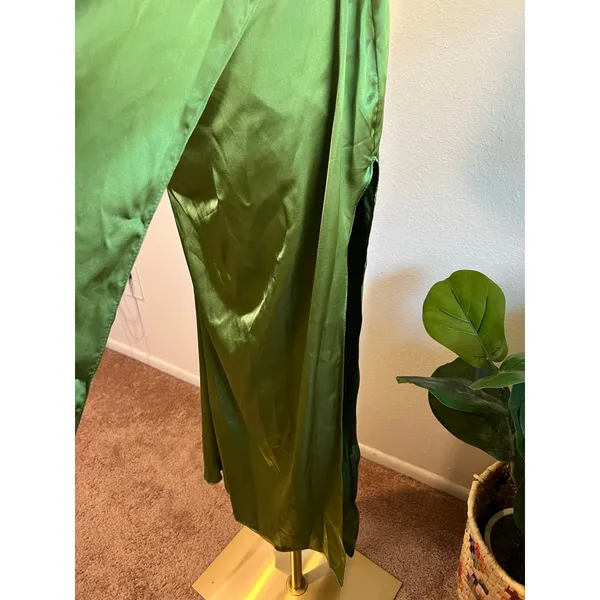 Off Shoulder Green Formal Glam Gala Prom Special Event Dress Size 4 NEW - Image 8