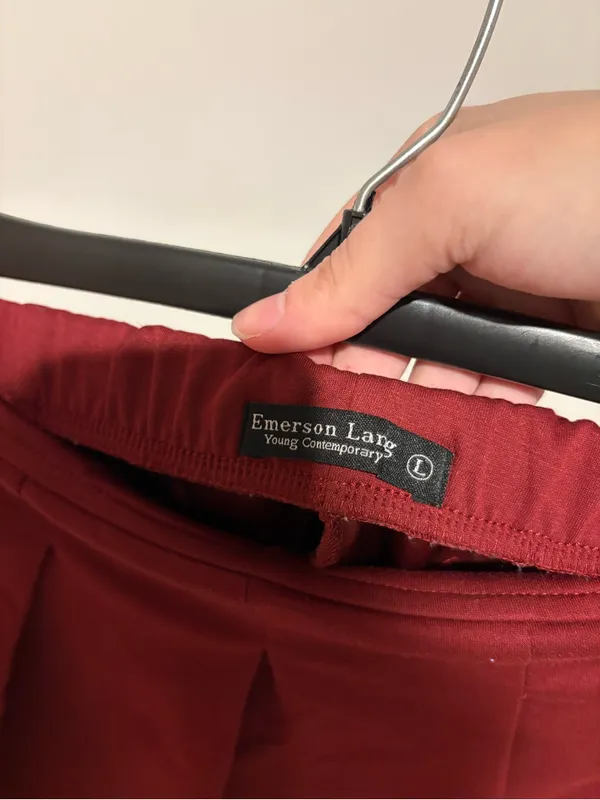 Emerson Lang Pleated Mini Skort maroon red size large - Image 4